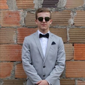 Meet your Posher, Evan